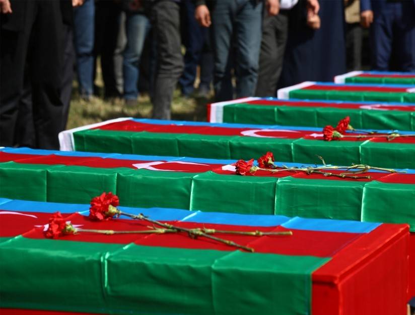 Hocalı katliamının yedi kurbanının kalıntısı Hocalı'da defnedildi 9